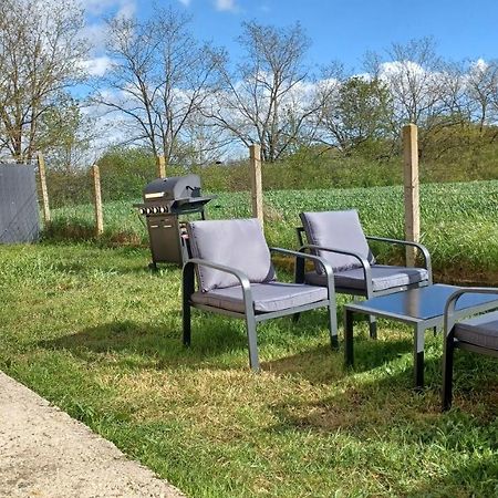 Belle Maison Climatisee Renovee Pac-Man Entre Collegues, Amis, Famille - Barbecue - Netflix - Prime - Baby Foot 50Cts Saint-Seurin-sur-l'Isle Ngoại thất bức ảnh