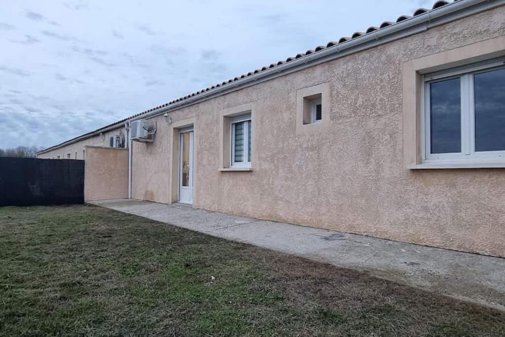 Belle Maison Climatisee Renovee Pac-Man Entre Collegues, Amis, Famille - Barbecue - Netflix - Prime - Baby Foot 50Cts Saint-Seurin-sur-l'Isle Ngoại thất bức ảnh