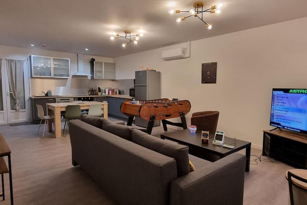 Belle Maison Climatisee Renovee Pac-Man Entre Collegues, Amis, Famille - Barbecue - Netflix - Prime - Baby Foot 50Cts Saint-Seurin-sur-l'Isle Ngoại thất bức ảnh