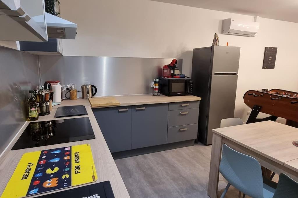 Belle Maison Climatisee Renovee Pac-Man Entre Collegues, Amis, Famille - Barbecue - Netflix - Prime - Baby Foot 50Cts Saint-Seurin-sur-l'Isle Ngoại thất bức ảnh
