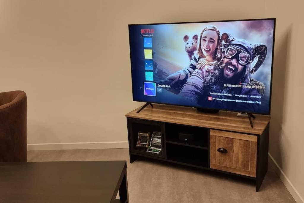 Belle Maison Climatisee Renovee Pac-Man Entre Collegues, Amis, Famille - Barbecue - Netflix - Prime - Baby Foot 50Cts Saint-Seurin-sur-l'Isle Ngoại thất bức ảnh